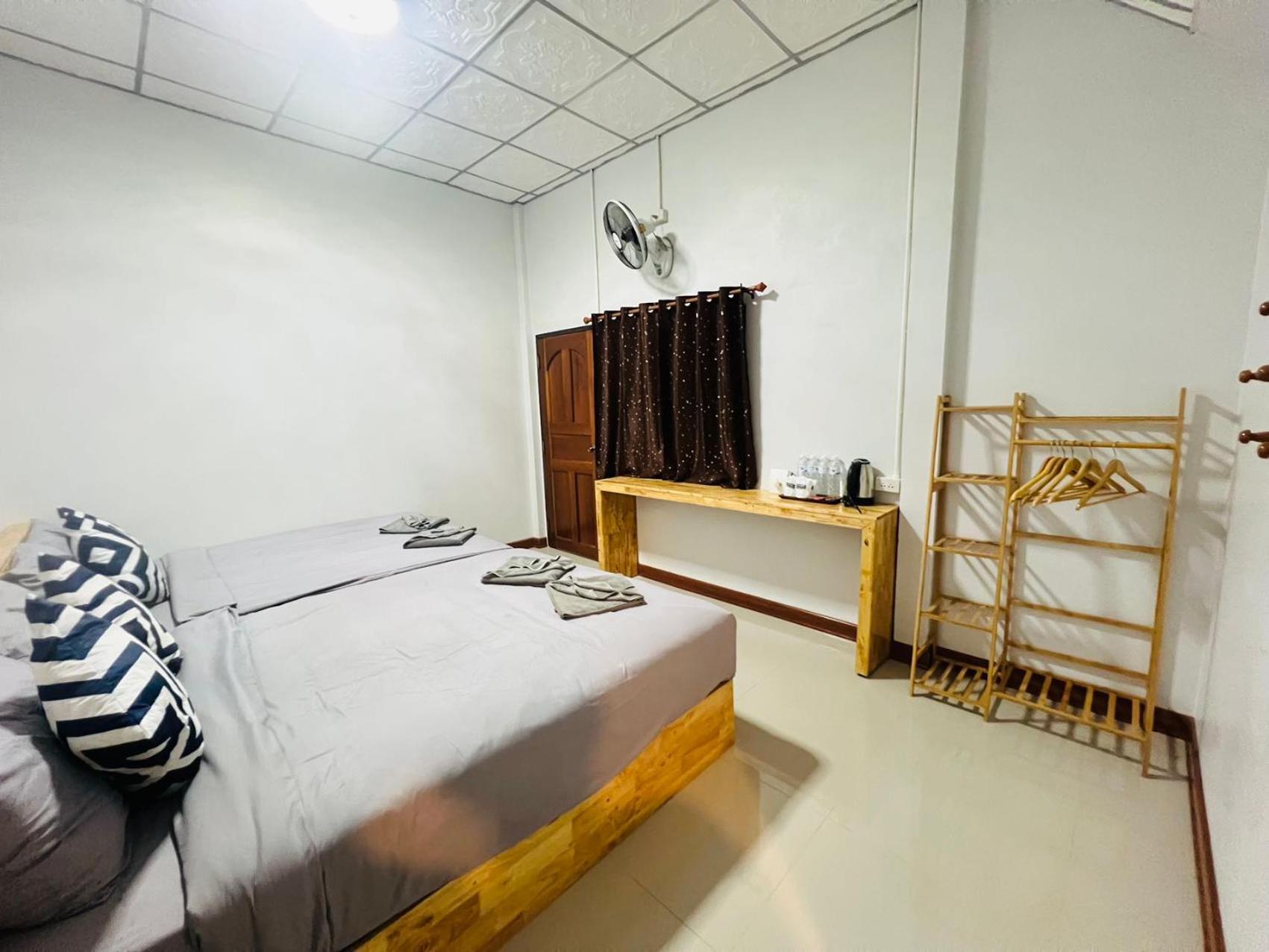 Lungwang Guest House Ban Rak Thai Exterior photo