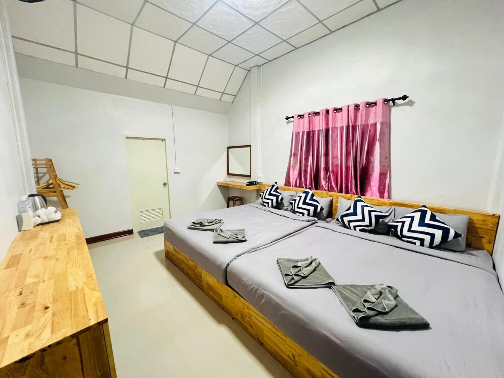 Lungwang Guest House Ban Rak Thai Exterior photo